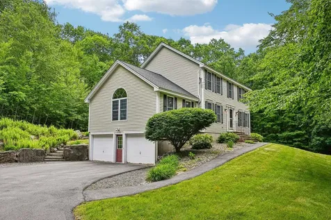 8 Hazelwood Drive Salem NH 03079