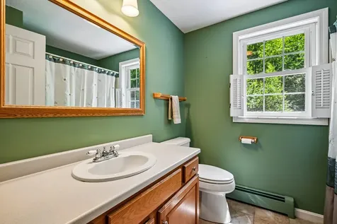 8 Hazelwood Drive Salem NH 03079