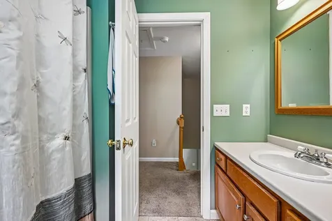 8 Hazelwood Drive Salem NH 03079
