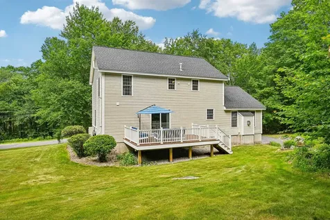 8 Hazelwood Drive Salem NH 03079