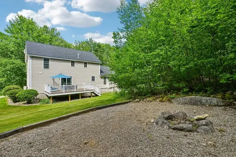 8 Hazelwood Drive Salem NH 03079
