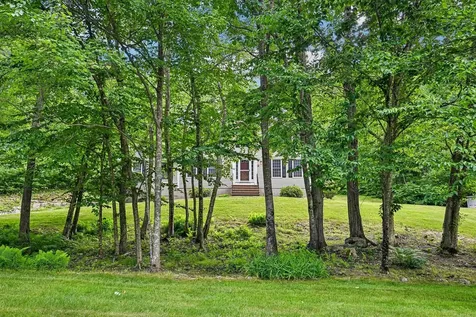8 Hazelwood Drive Salem NH 03079