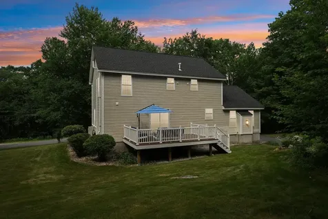 8 Hazelwood Drive Salem NH 03079