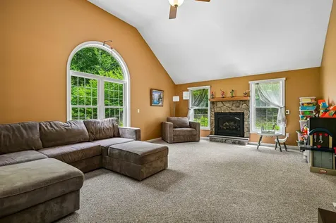 8 Hazelwood Drive Salem NH 03079