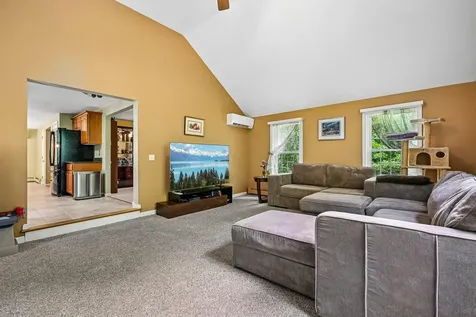 8 Hazelwood Drive Salem NH 03079