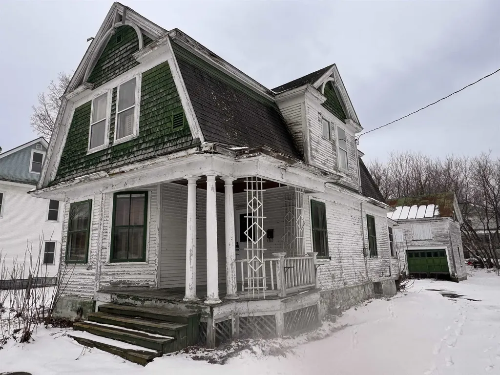 29 Dewey Street Richford VT 05476