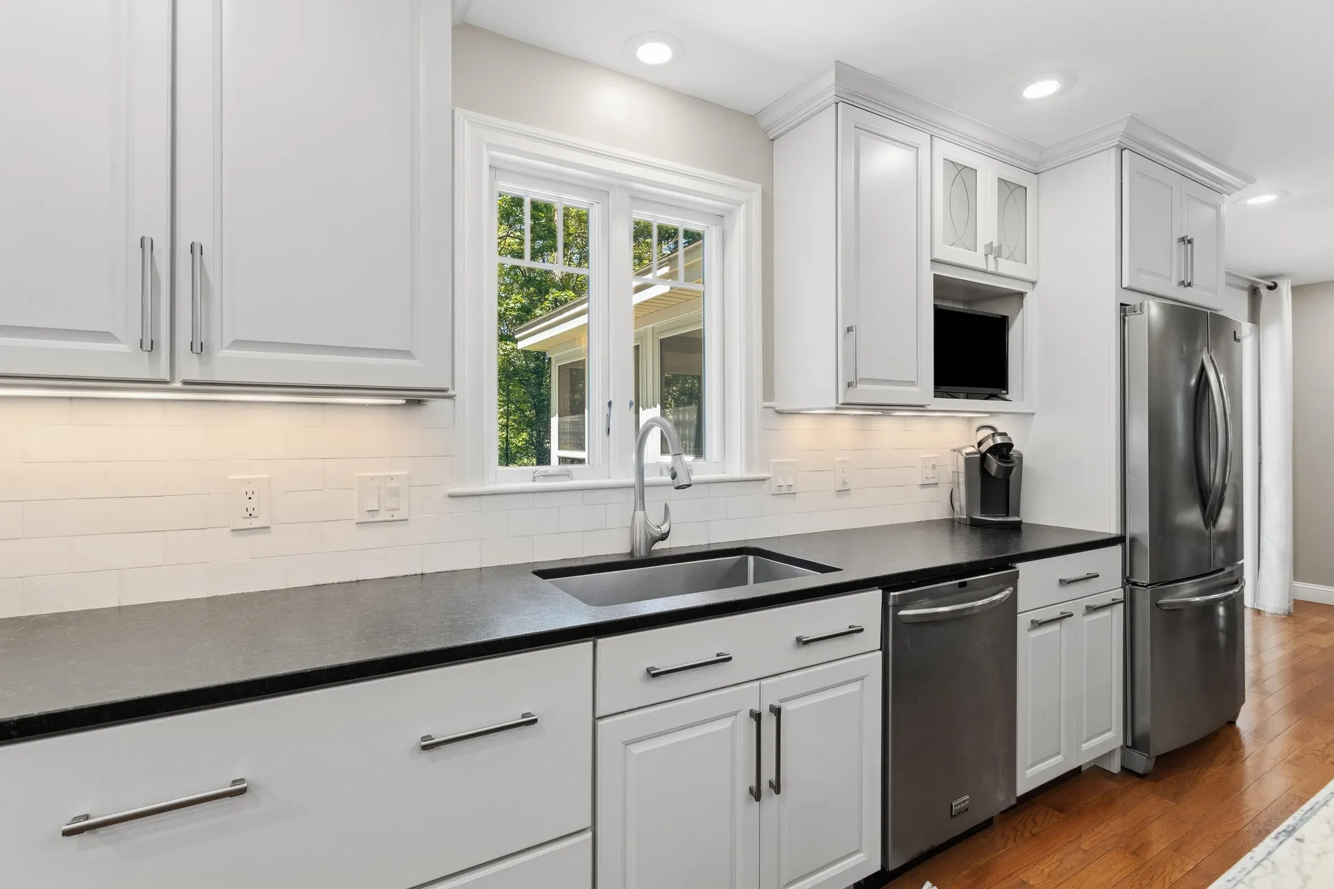 7 Premier Drive Londonderry NH 03053