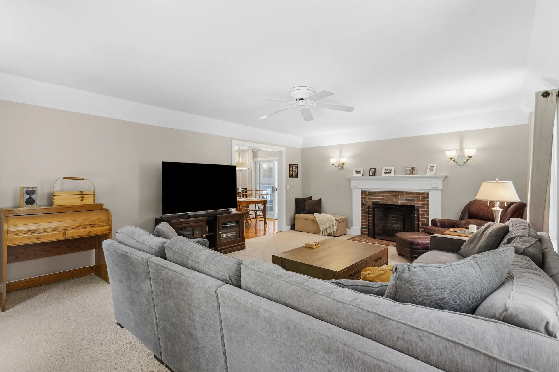 7 Premier Drive Londonderry NH 03053