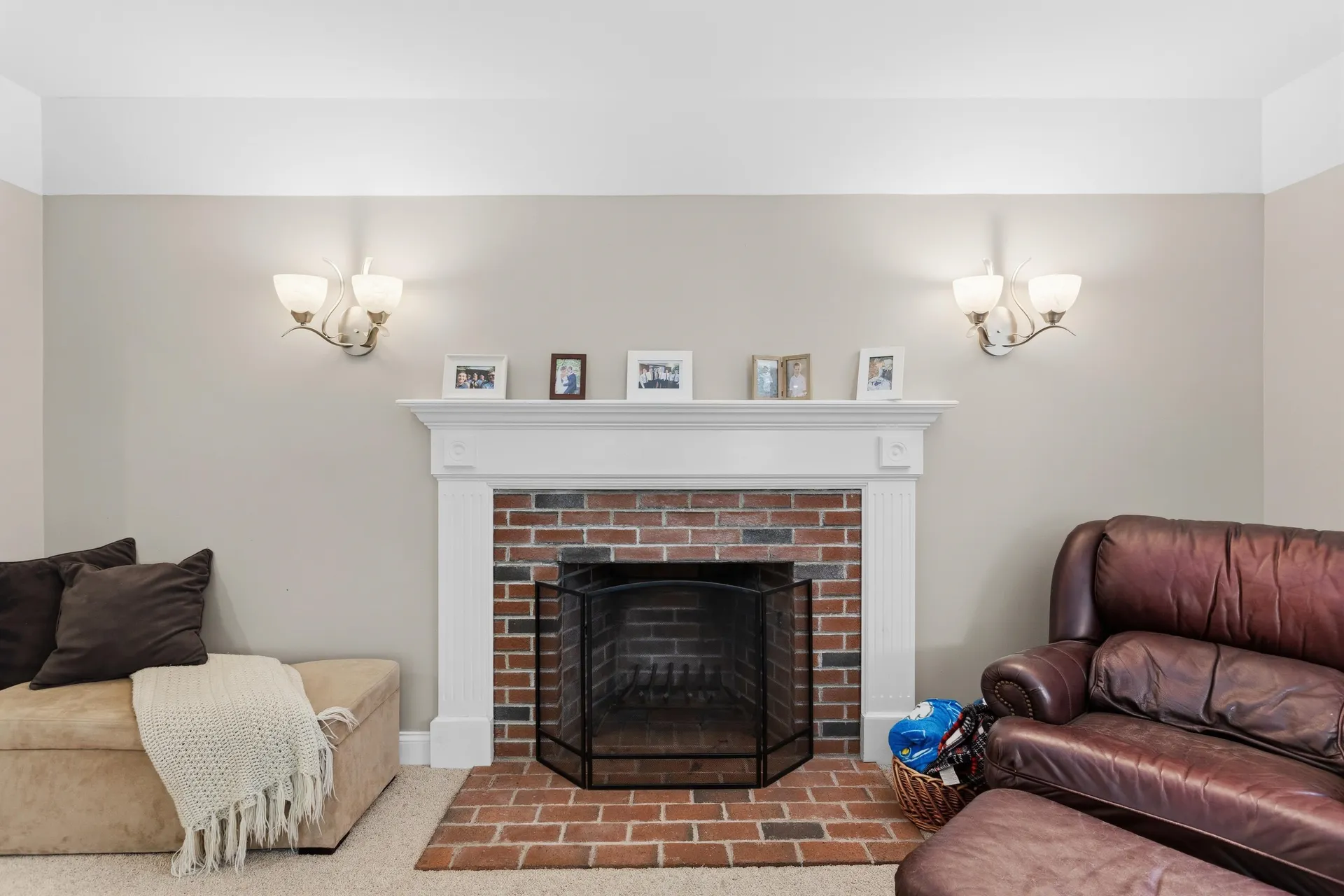 7 Premier Drive Londonderry NH 03053
