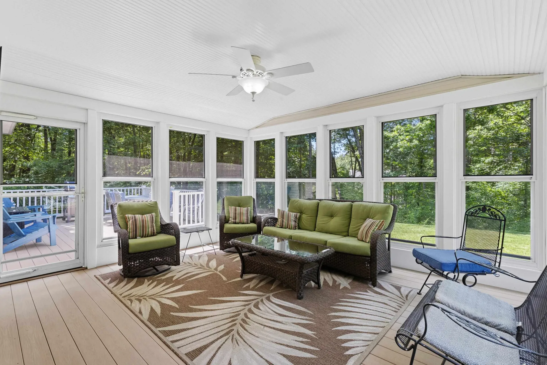7 Premier Drive Londonderry NH 03053