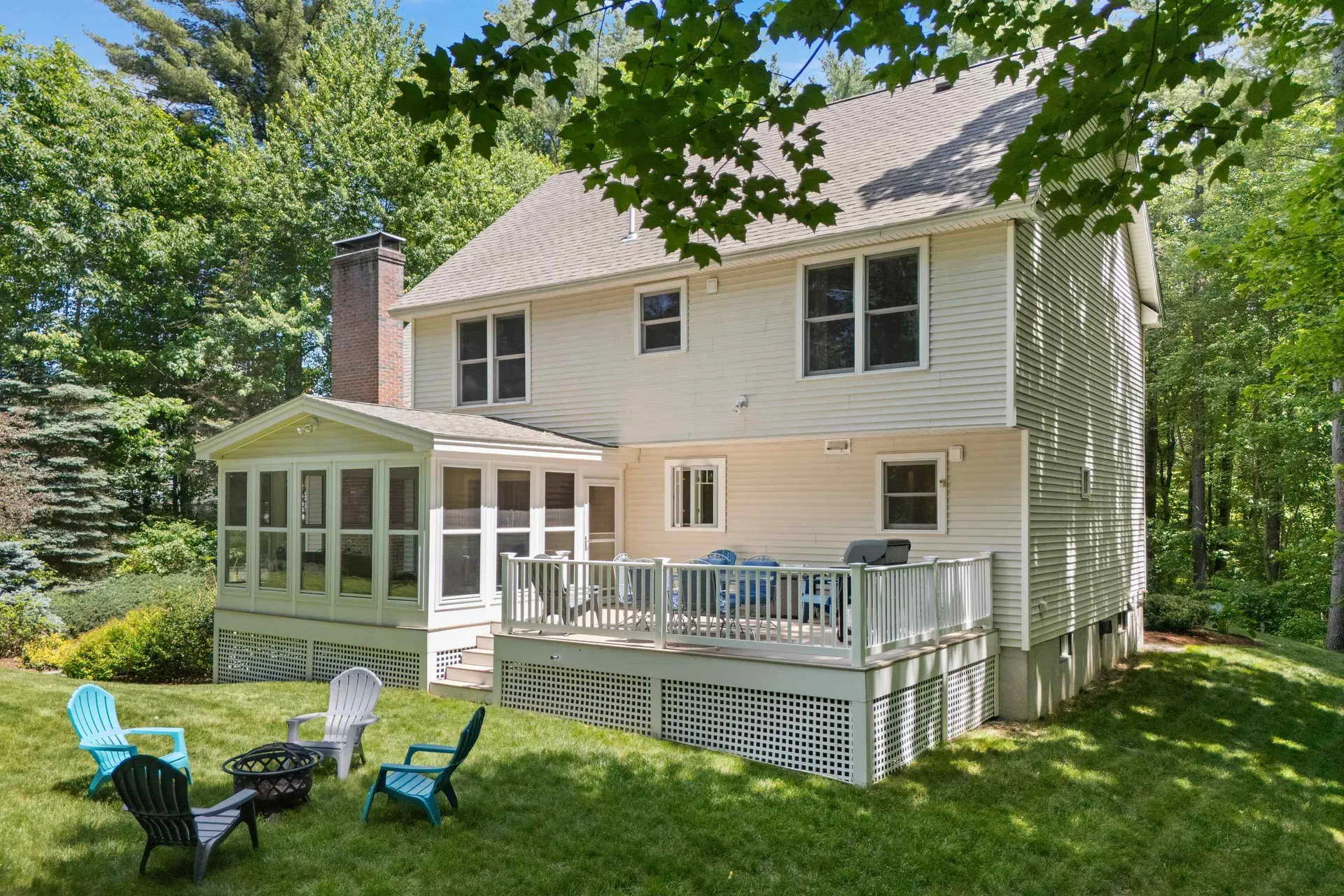 7 Premier Drive Londonderry NH 03053