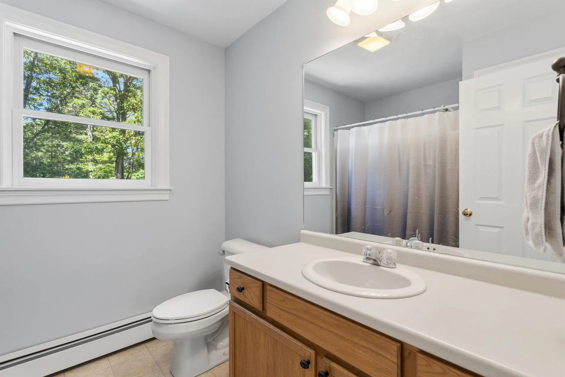 7 Premier Drive Londonderry NH 03053