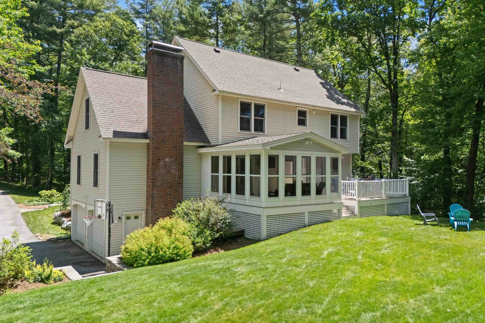7 Premier Drive Londonderry NH 03053