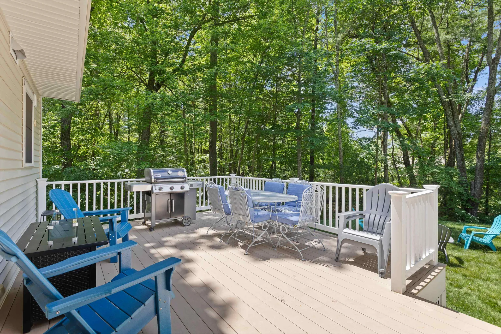 7 Premier Drive Londonderry NH 03053