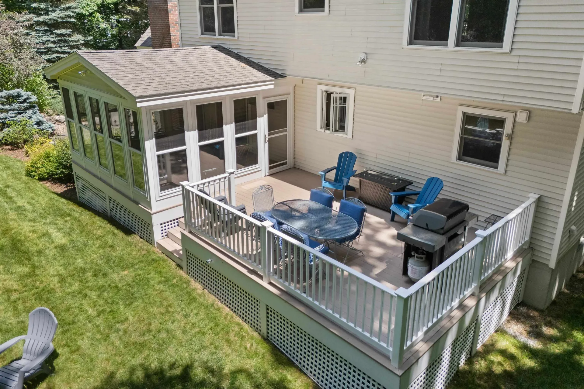 7 Premier Drive Londonderry NH 03053