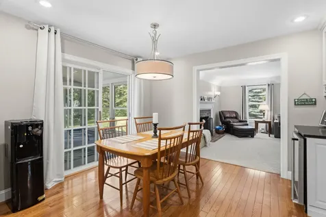 7 Premier Drive Londonderry NH 03053