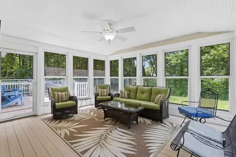 7 Premier Drive Londonderry NH 03053
