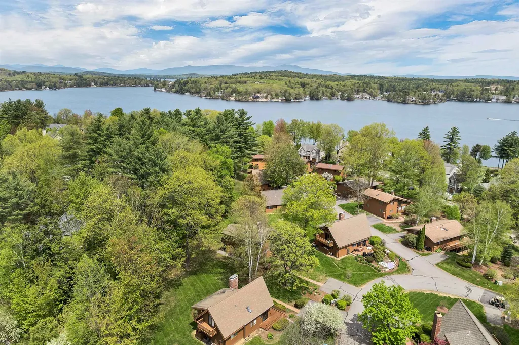 7 Croft Way Laconia NH 03246