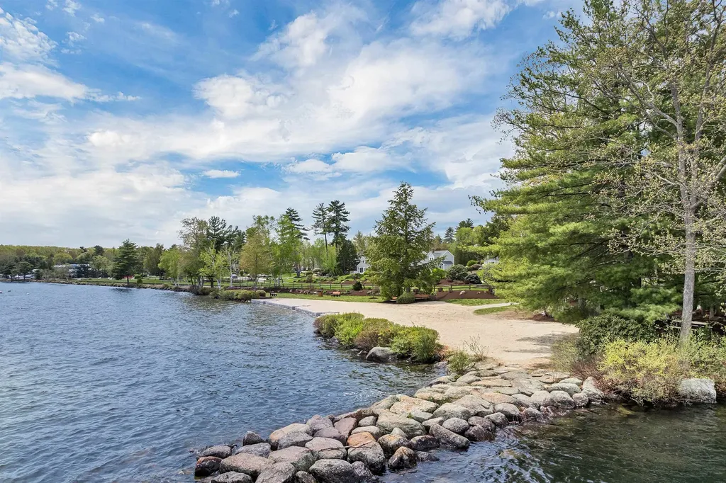 7 Croft Way Laconia NH 03246