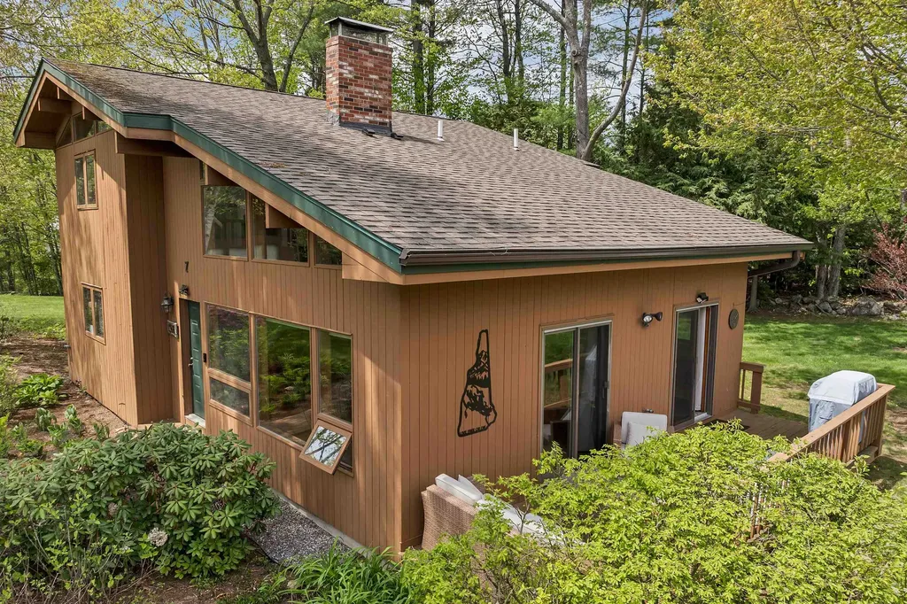 7 Croft Way Laconia NH 03246