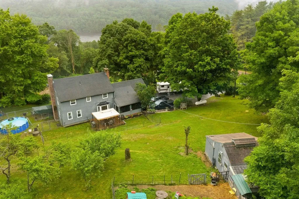 39 Briar Hill Road Bristol NH 03222