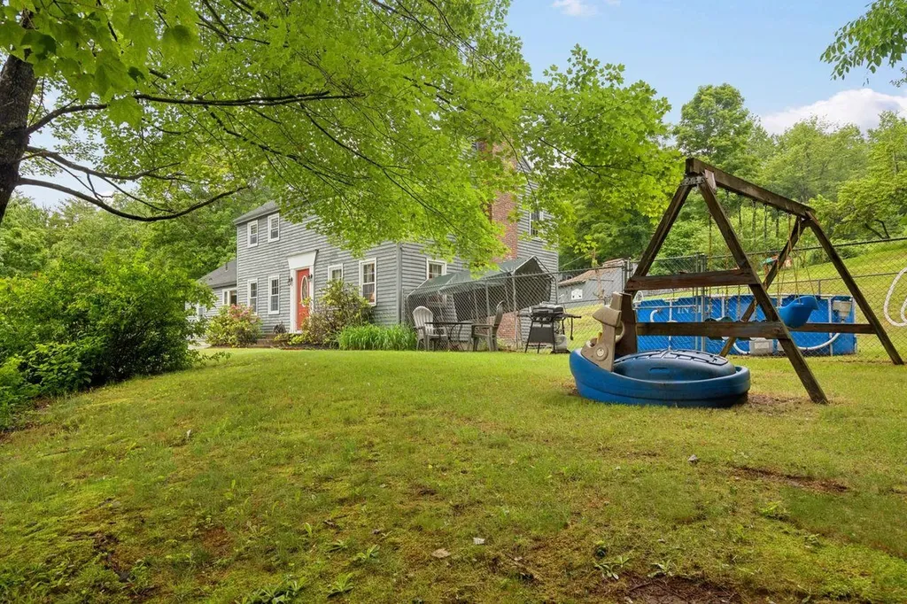 39 Briar Hill Road Bristol NH 03222