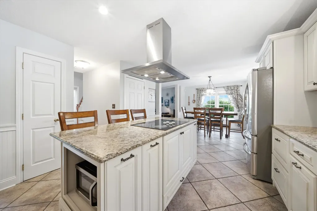 9 Tennyson Drive Manchester NH 03104