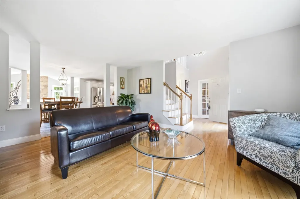 9 Tennyson Drive Manchester NH 03104