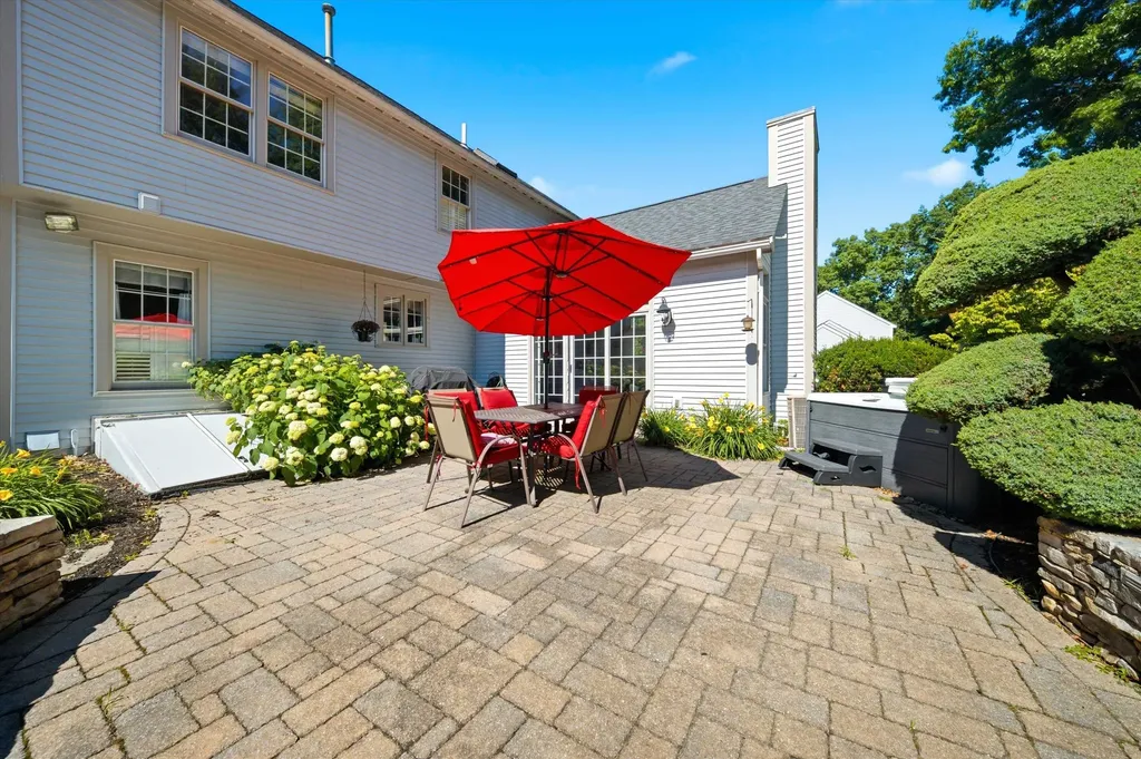 9 Tennyson Drive Manchester NH 03104