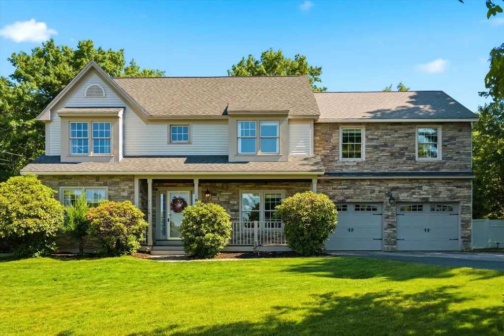 9 Tennyson Drive Manchester NH 03104