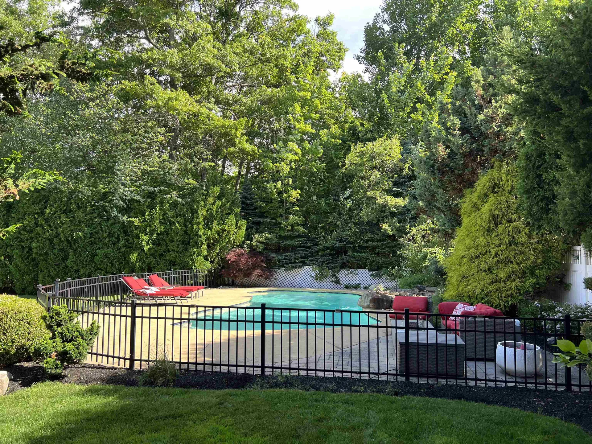 9 Tennyson Drive Manchester NH 03104