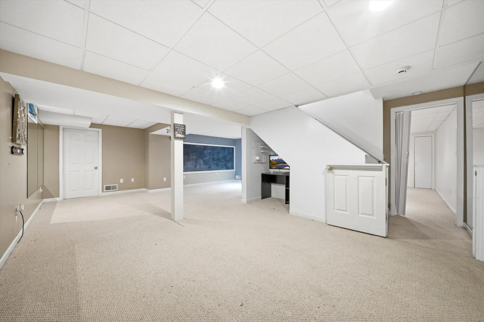 9 Tennyson Drive Manchester NH 03104