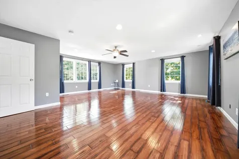 9 Tennyson Drive Manchester NH 03104