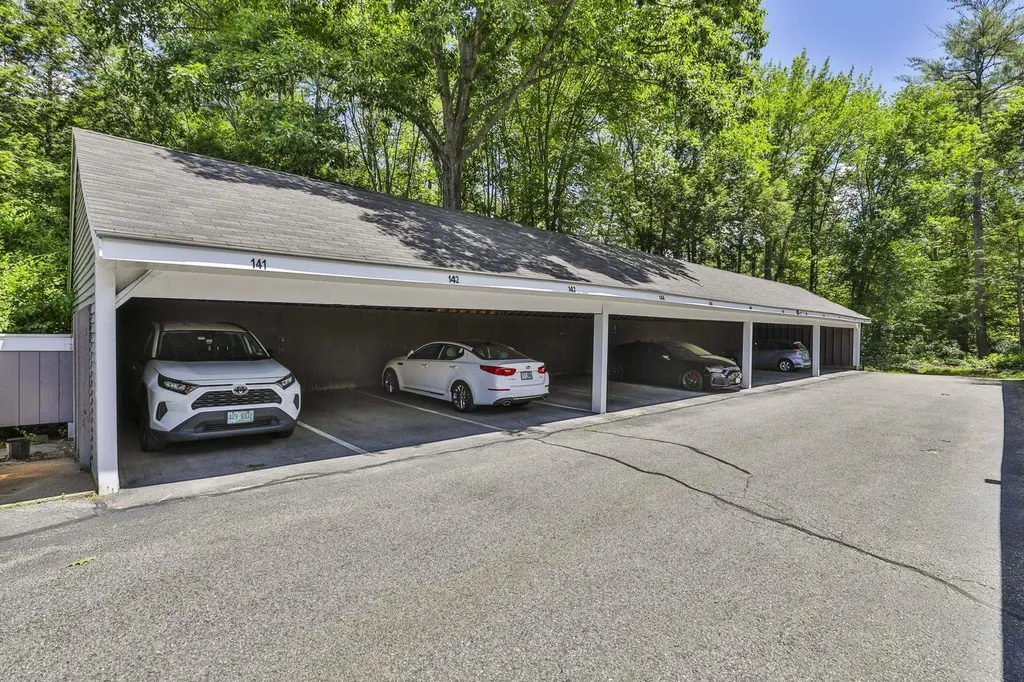 9 Northbrook Drive Manchester NH 03102