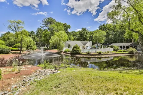 9 Northbrook Drive Manchester NH 03102