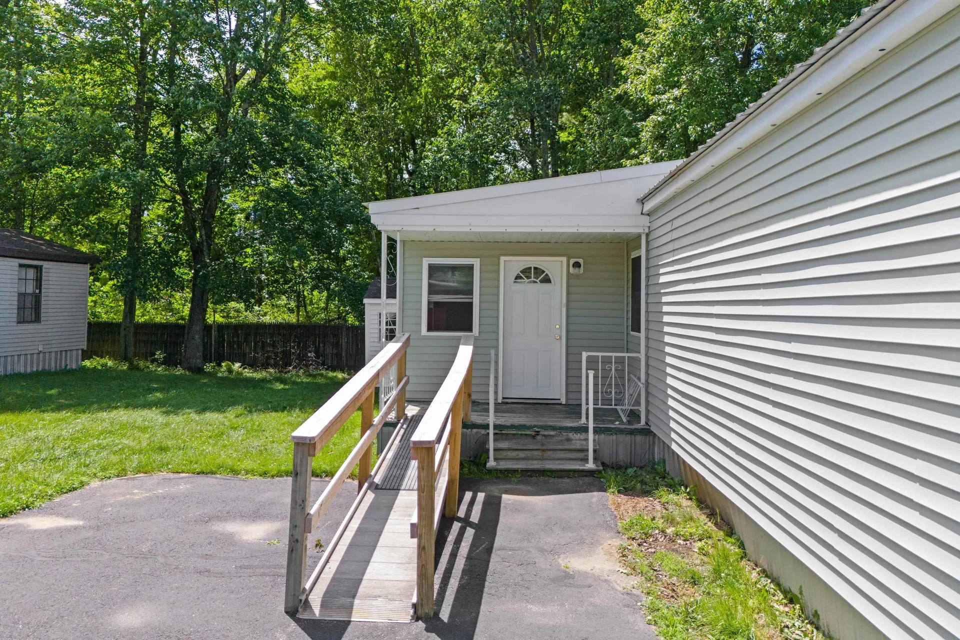 290 Calef Highway Epping NH 03042
