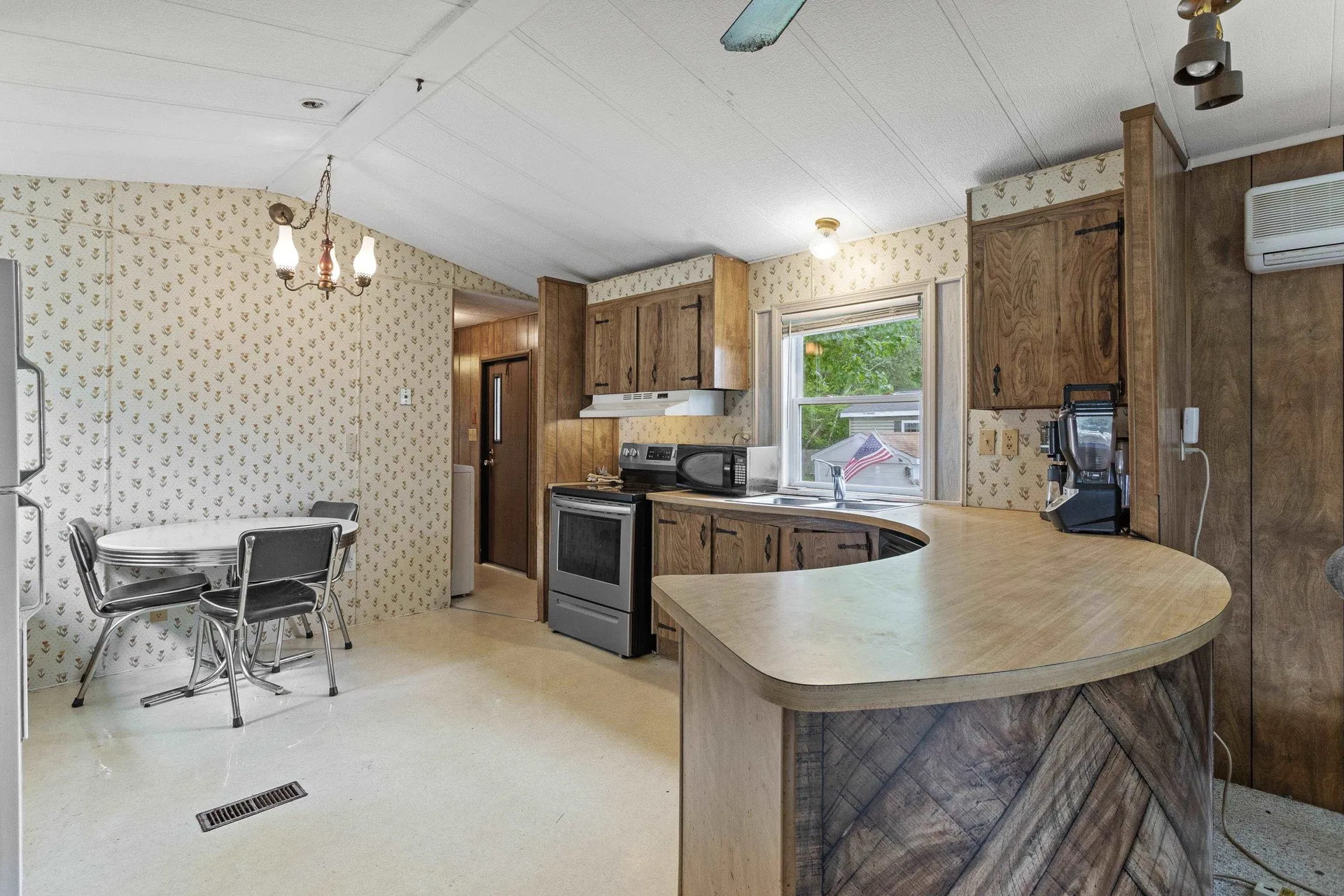 290 Calef Highway Epping NH 03042