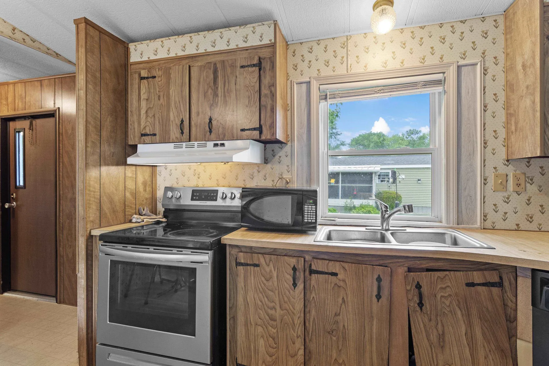 290 Calef Highway Epping NH 03042