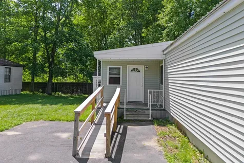 290 Calef Highway Epping NH 03042
