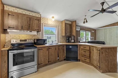 290 Calef Highway Epping NH 03042