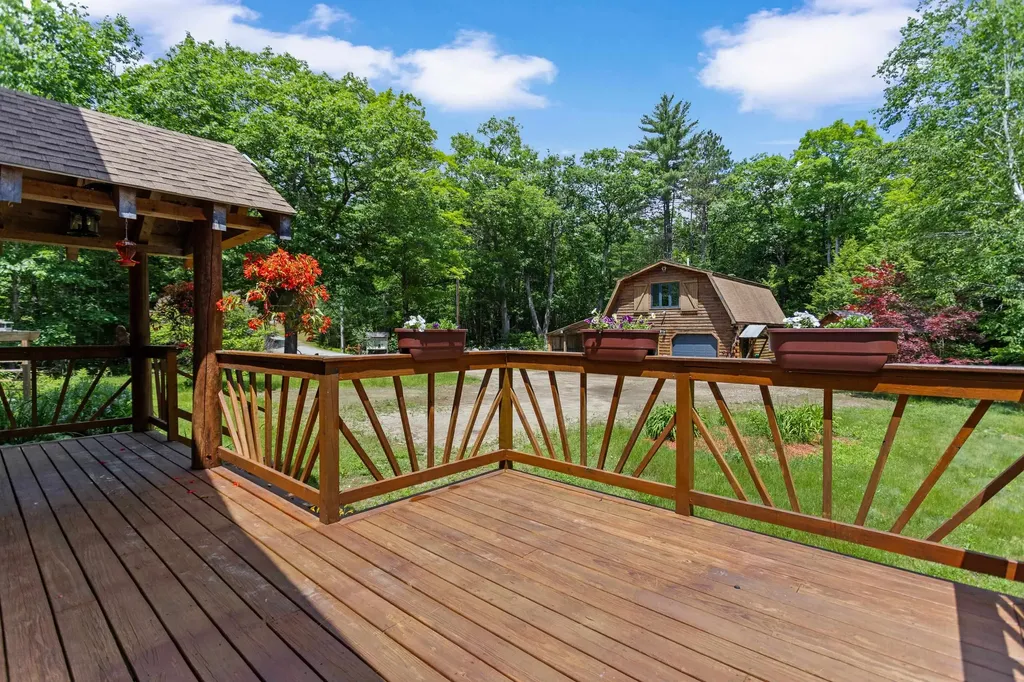 388 Perch Pond Road Holderness NH 03245