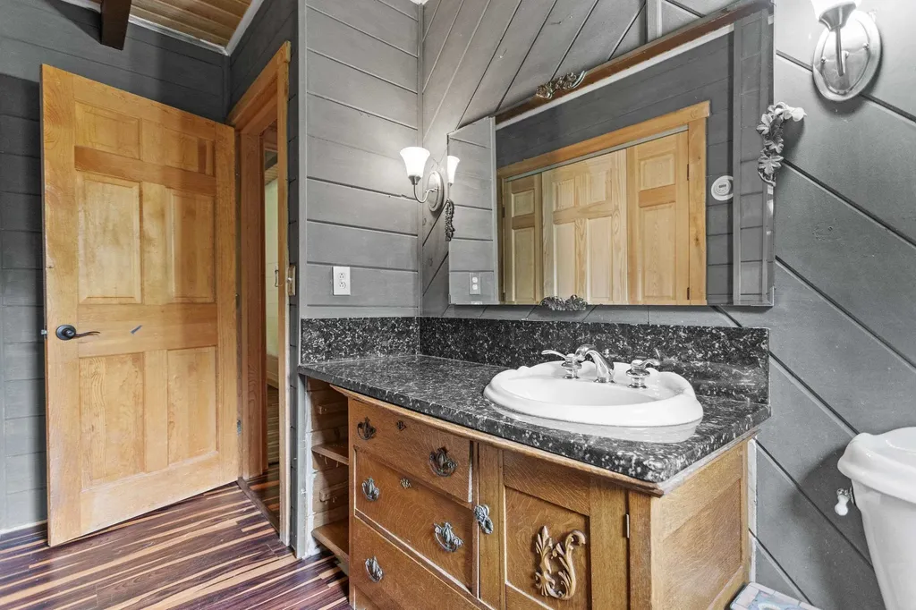 388 Perch Pond Road Holderness NH 03245