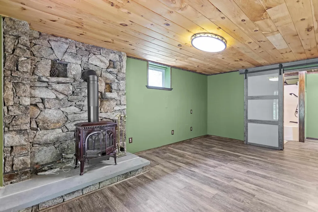 388 Perch Pond Road Holderness NH 03245