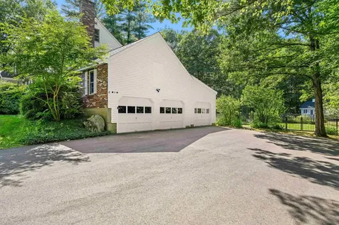 54 Crestwood Drive Hollis NH 03049