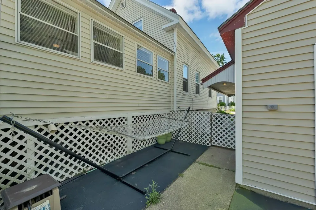19 Monroe Street Concord NH 03301-3615