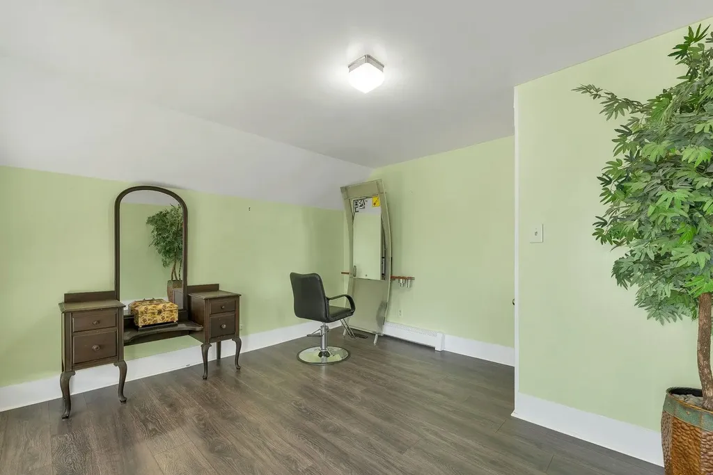 19 Monroe Street Concord NH 03301-3615