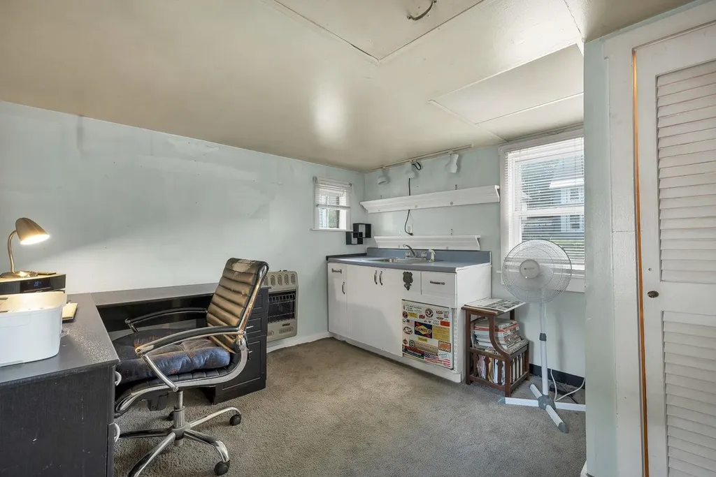 19 Monroe Street Concord NH 03301-3615