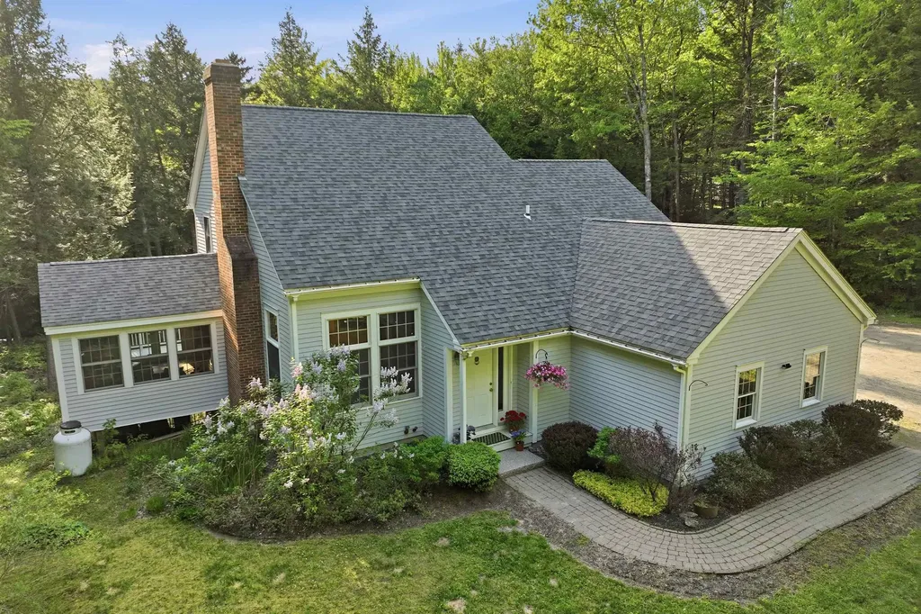 25 James Lane Hebron NH 03241
