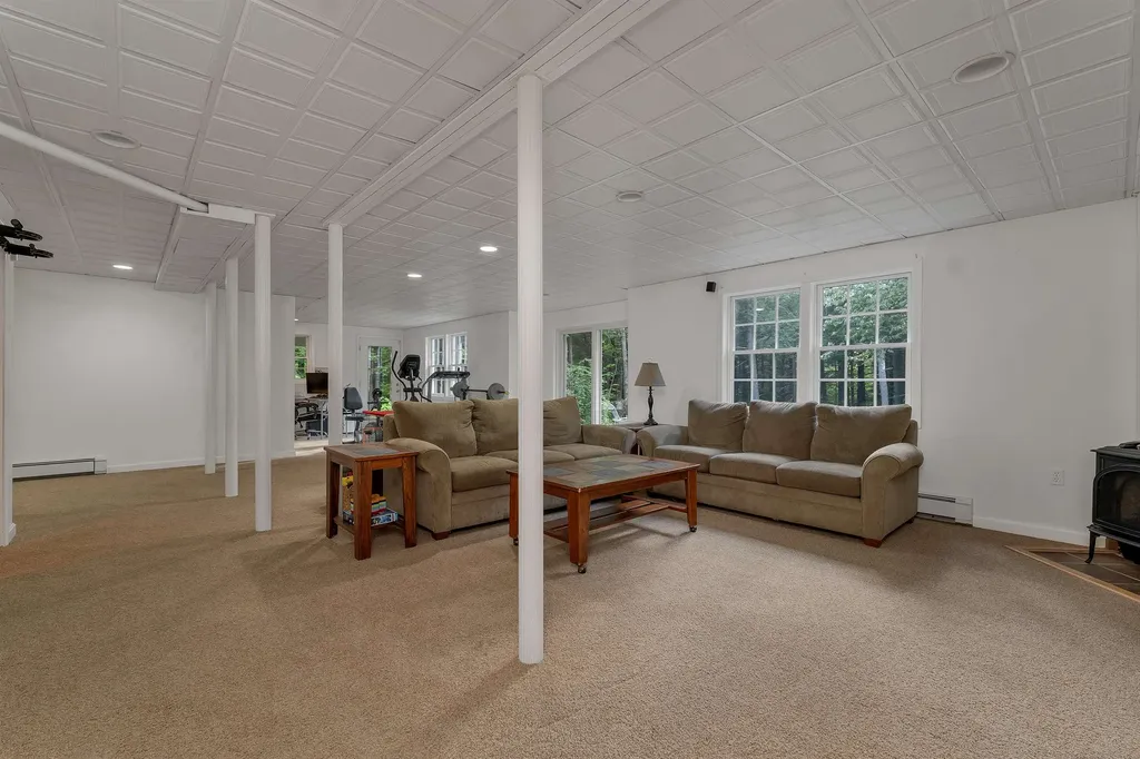 25 James Lane Hebron NH 03241
