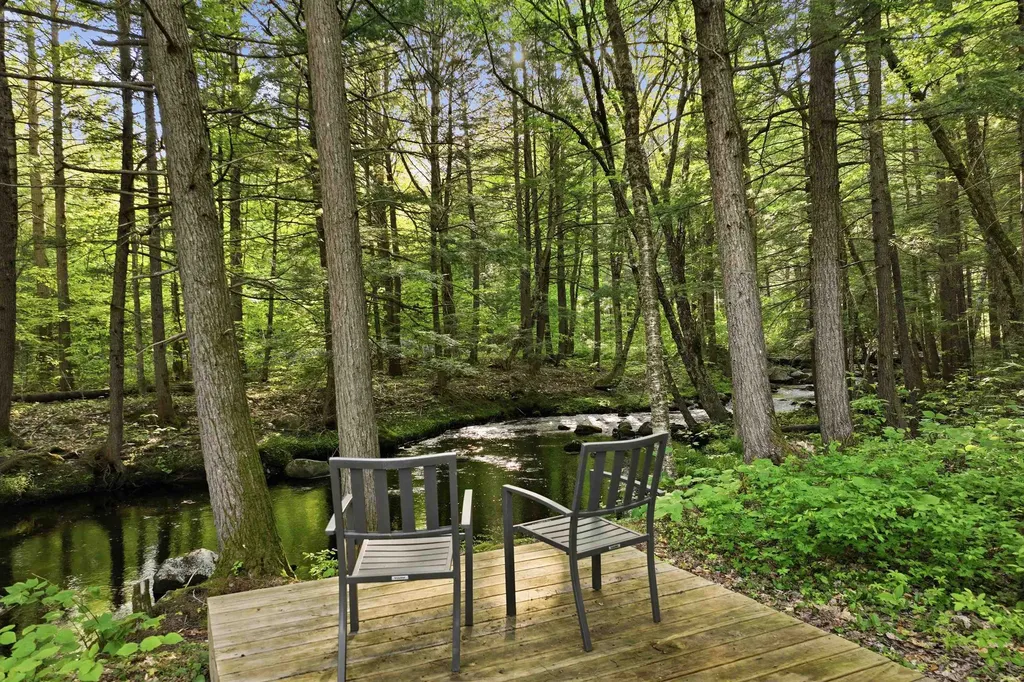 25 James Lane Hebron NH 03241